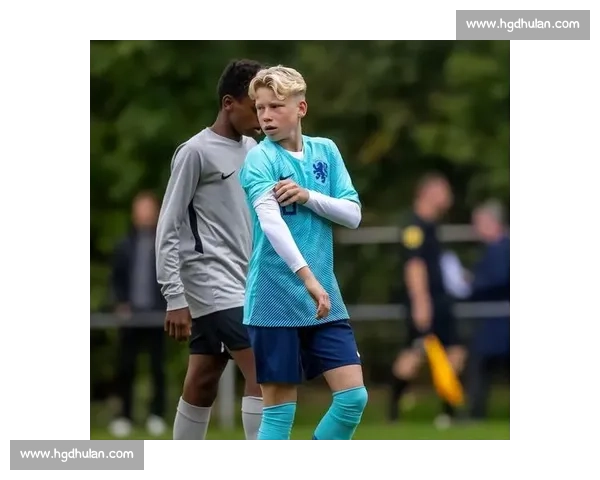 费耶诺德锁定青训瑰宝!林格宁续约至 2027 年,剑指荷甲未来中轴线 费耶诺德锁定青训瑰宝!林格宁续约至 2027 年,剑指荷甲未来中轴线