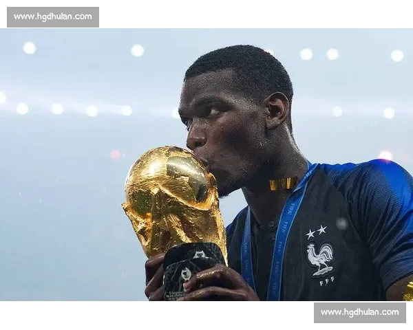 博格巴泪洒签约现场：禁赛 18 个月后的救赎之路