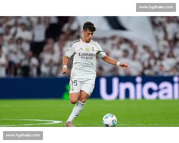 居勒尔爆发!皇马新核 10 场 8 首发,马卡:他已不可或缺 居勒尔爆发!皇马新核 10 场 8 首发,马卡:他已不可或缺