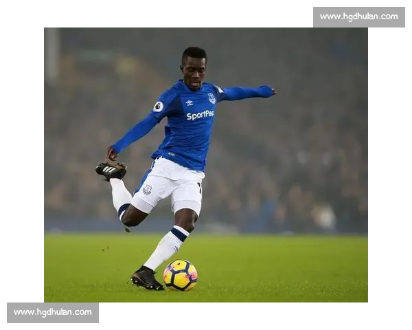 法媒：雷恩巴黎 FC 争夺盖耶，埃弗顿续约陷入僵局