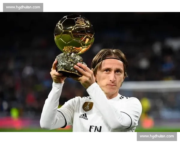 高薪球员的职业精神拷问:世俱杯争议背后的金钱与责任 高薪球员的职业精神拷问:世俱杯争议背后的金钱与责任